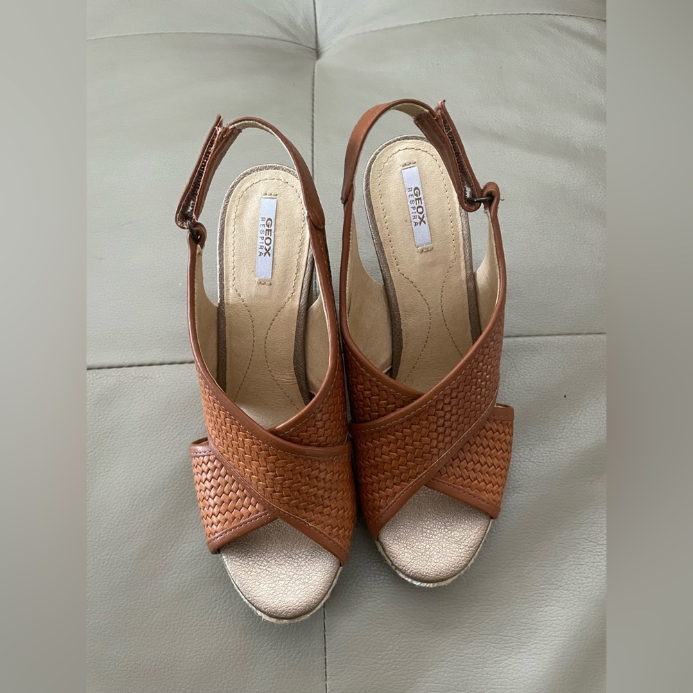 Geox Women's Tan Leather Woven Sandals